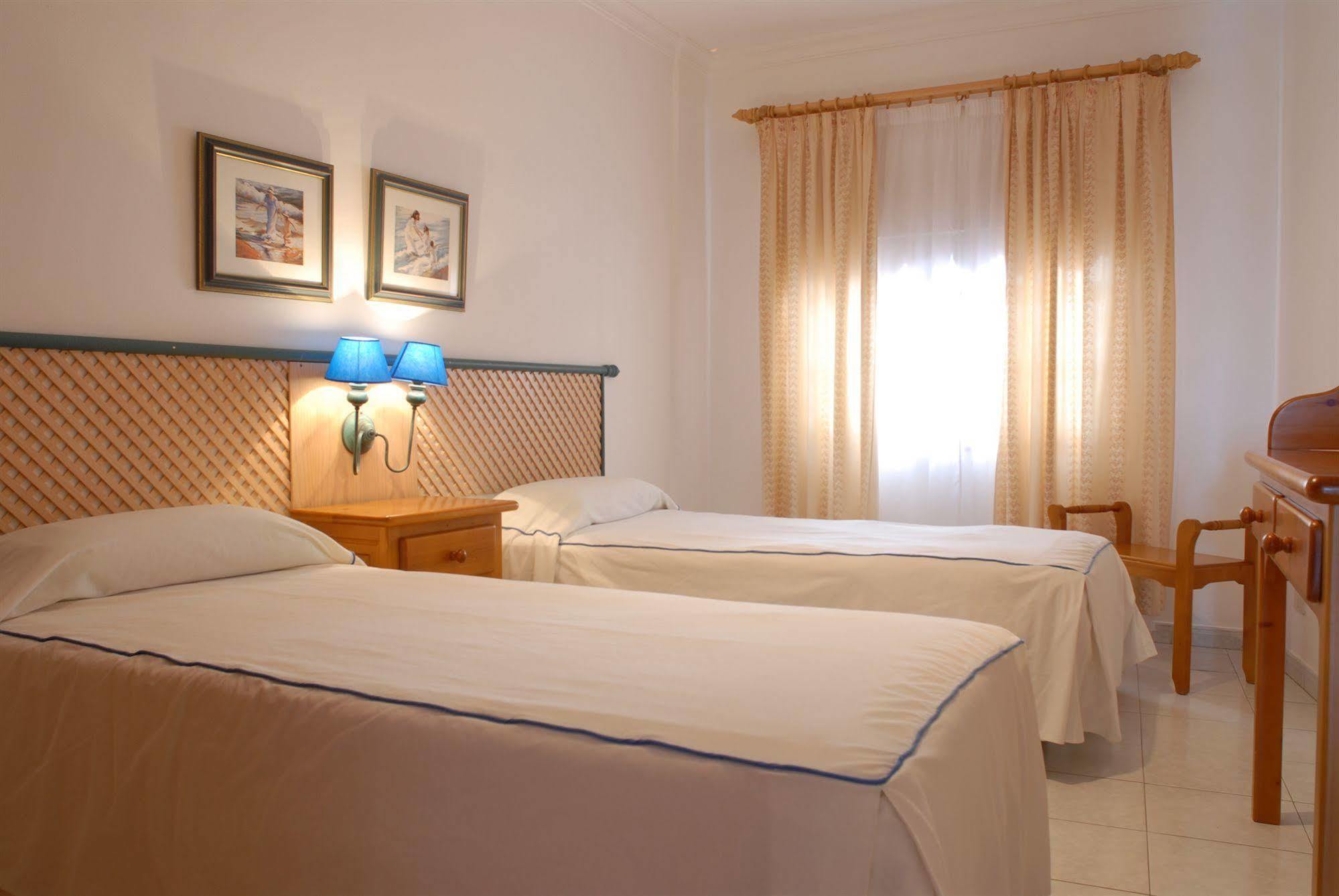 Apartamentos Playa Delphin Puerto De Naos Dış mekan fotoğraf