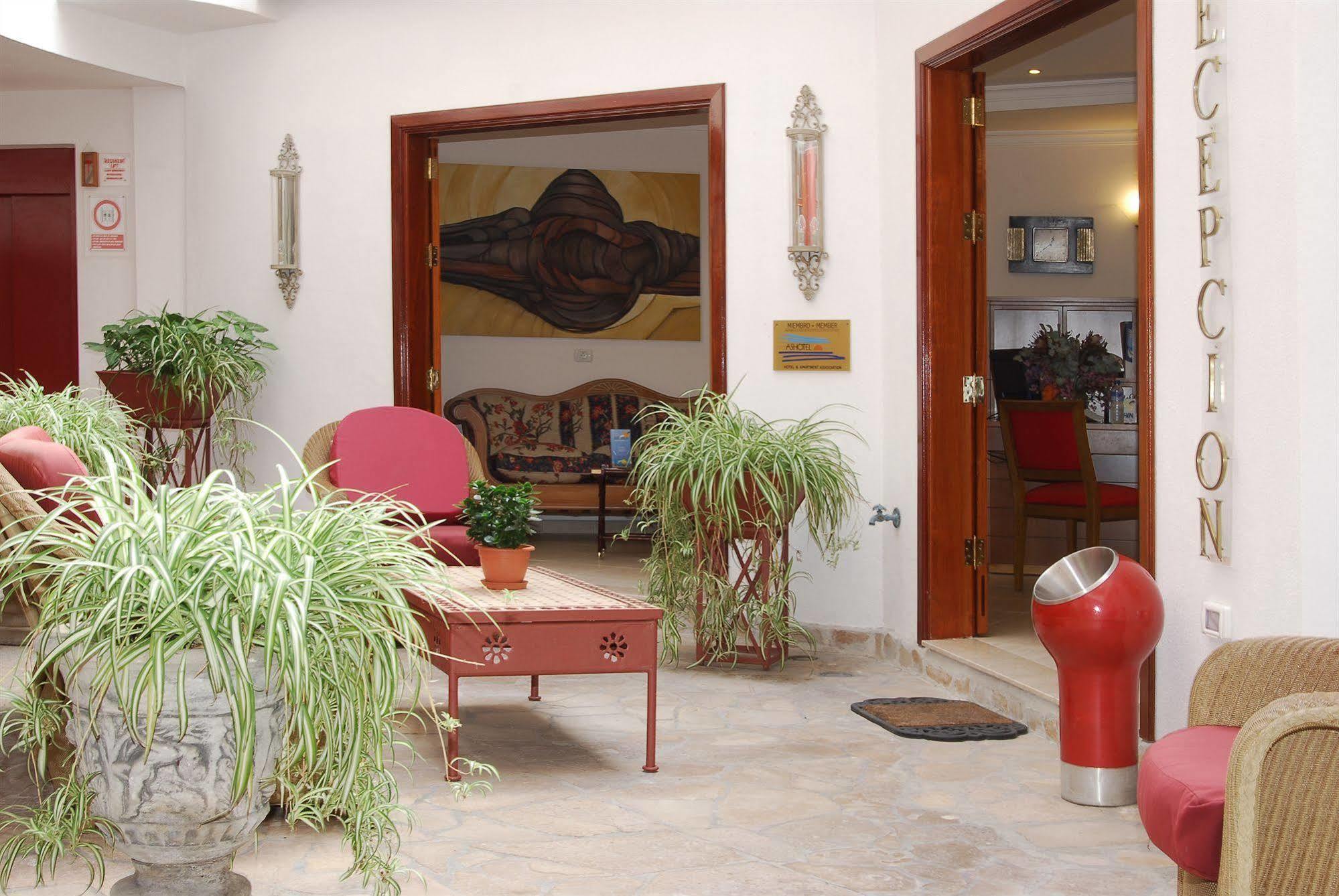 Apartamentos Playa Delphin Puerto De Naos Dış mekan fotoğraf